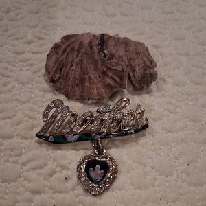 Chic Gold and Black 'Mother' Brooch with Heart Charm